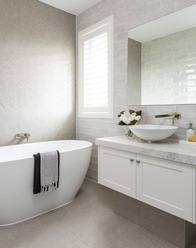 Soaker tub that gives an in-home spa appeal